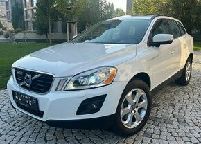 VOLVO XC60 2.4D5 151KW 4x4 MANUÁL-NAVI-B XEN-KAMERA-PANORAMA - 1