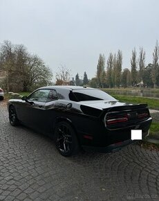 Dodge challenger 5.7 rok 2022 najeto 26 tis km