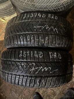 255/40 r20 Pirelli.