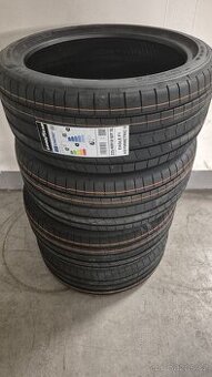 Goodyear Eagle F1  225/40 R18