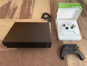 Xbox One X – 2 ovladače a 7 her+účet.