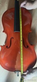 Violoncello a housle