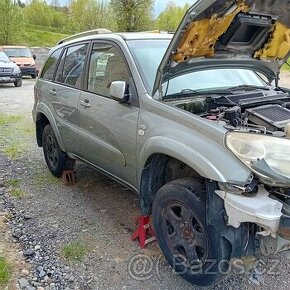 Toyota RAV4 2,0 85Kw, na díly