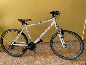 Juniorské horské kolo MTB Apache Mustang 15,5" bílá barva