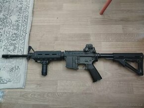 Airsoftová replika M4 MOE Magpull - 1