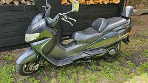 Skútr Suzuki Burgman 400