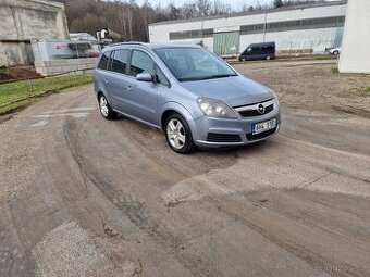 Opel Zafira B 1.6 CNG/ benzín STK 6/2026, 7mist, 7 sedaček,