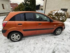 Prodám auto Kia Rio 1,4 benzín