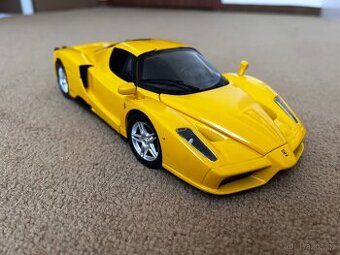 Ferrari Enzo 1:18 Hot Wheels - 1