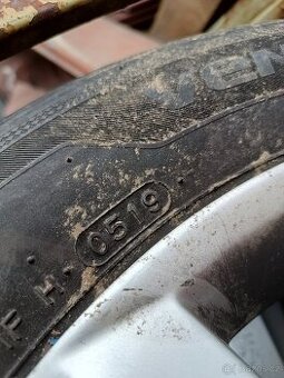 Pneu 185/60 R15