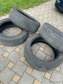 Pneu 225/55 R19 - 1