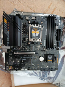 ASUS TUF GAM. A620M-PLUS WIFI + CPU (6C/12T) , sock AM5