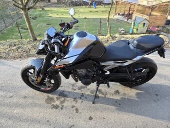 Ktm duke 790