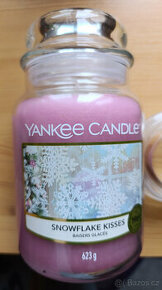 Svíčka Yankee Candle Snowflake Kisses 623g - 1