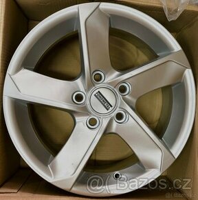 5x114,3 R16 7J ET45 Fondmetal 7900 Glossy silver