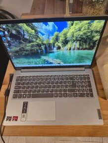 Prodám notebook lenovo