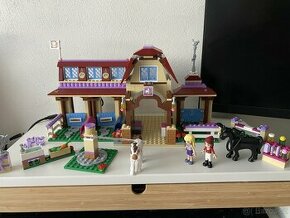 Lego Friends 41126 Jezdecký klub v Heartlake - 1