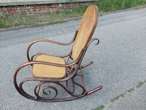 Houpací starožitné křeslo Thonet