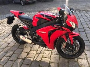 CBR 1000RR - Fireblade - 2008 - 1