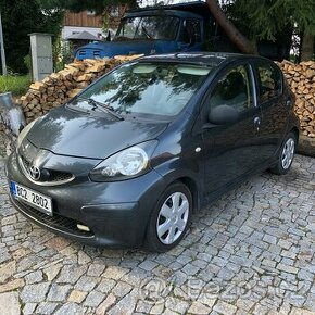 Toyota Aygo 1.0i 50kw rok 2007 STK 01/2026 Euro4