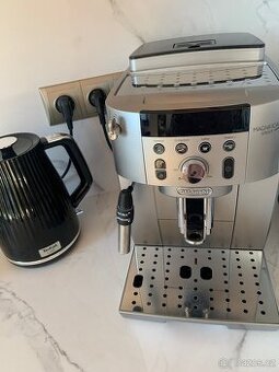 automatický kávovar DeLonghi Magnificas smmart