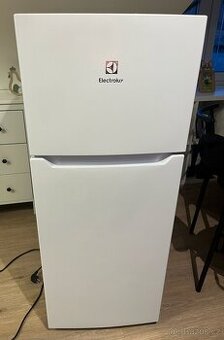 prodám chladničku s mrazákem Electrolux - 1