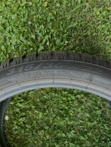 Pirelli Winter Scorpion 315/30 R22 275/35 R22 - 1