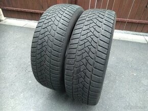 Prodám 2 zimni gumy Dunlop 205/60 R16 DOT 2523