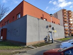 Pronájem obchodního prostoru 142 m2, Znojmo, ul. Holandská - 1