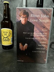 ELTON JOHN | 1x VHS | NM/NM | NEVYŠLO NA DVD ANI BLU-RAY