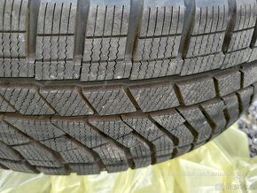 Nový komplet zimních pneu 235/60 R18 - odečet DPH