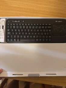 Bezdrátová klávesnice Logitech K400