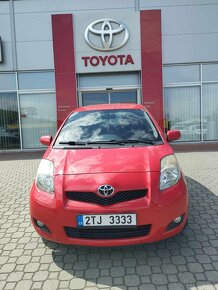 Toyota Yaris 1.0 najeto pouze 100 tisíc km.