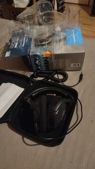 Studiová sluchátka Sennheiser HD 380 pro