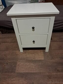 Ikea komoda noční stolek Hemnes