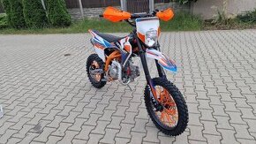 Pitbike DT125 17/14, světlo, el startér, řazení.