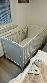 Dětská postýlka ikea 120x60 včetně nové matrace Babymatex