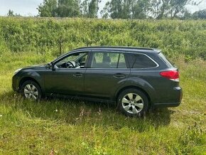 Subaru Outback benzin 2,5 l rok 2012 automat-CVT