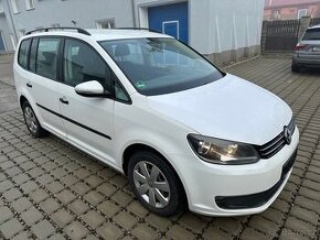 VW Touran 1.6 tdi, rok 2011, manuál, 7 míst.