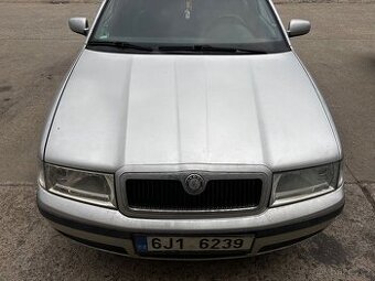 Kapota Škoda Octavia 1