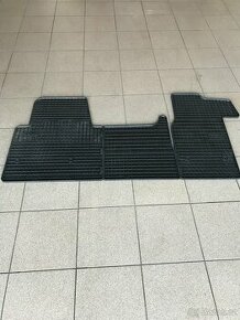Prodá gumové koberečky na Renault Master r.v.2018 - 1