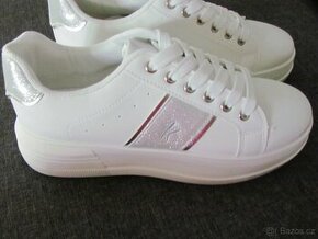 Bílé boty- sneakersy sportovní-nové