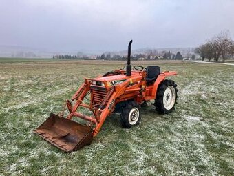 JAPONSKÝ MALOTRAKTOR KUBOTA L1-18 4x4+ NAKLADAČ