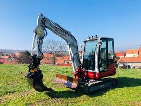 Pásové rypadlo Takeuchi TB-240