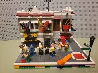 Lego modulární budova MOC + 10 figurek navíc darek - 1