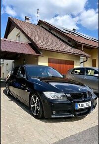 BMW E90 330i