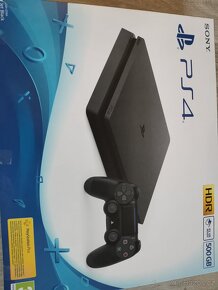 Play Station 4 slim 500GB GTA, v záruce ještě 12 měsíců