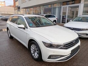 VW Passat B8 2.0TDI 110kW DSG Matrix ACC Keyless Virtual Qi