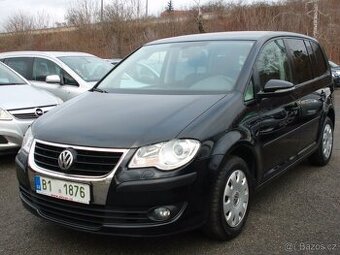 Volkswagen Touran, 1,6Mpi aut.klima,temp,servisk,bezinvestic