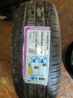 225/70R15C Nexen